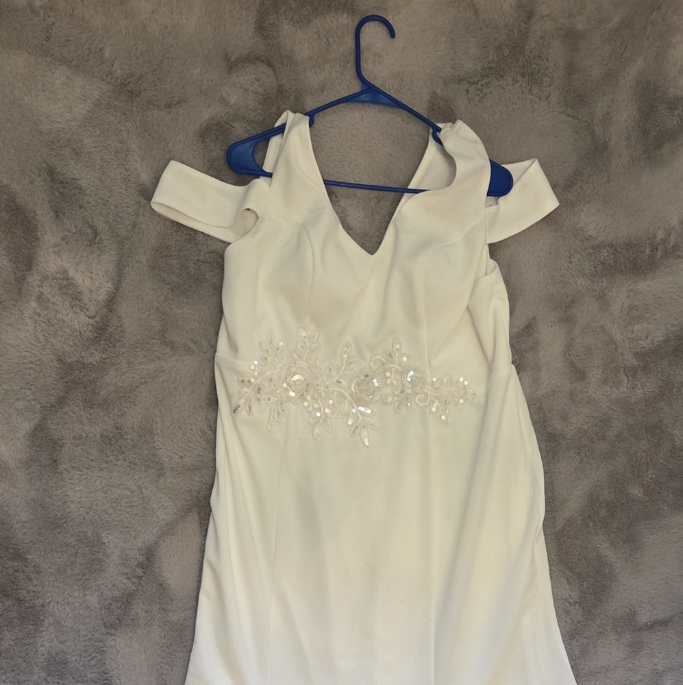 Elegant White Wedding Dress